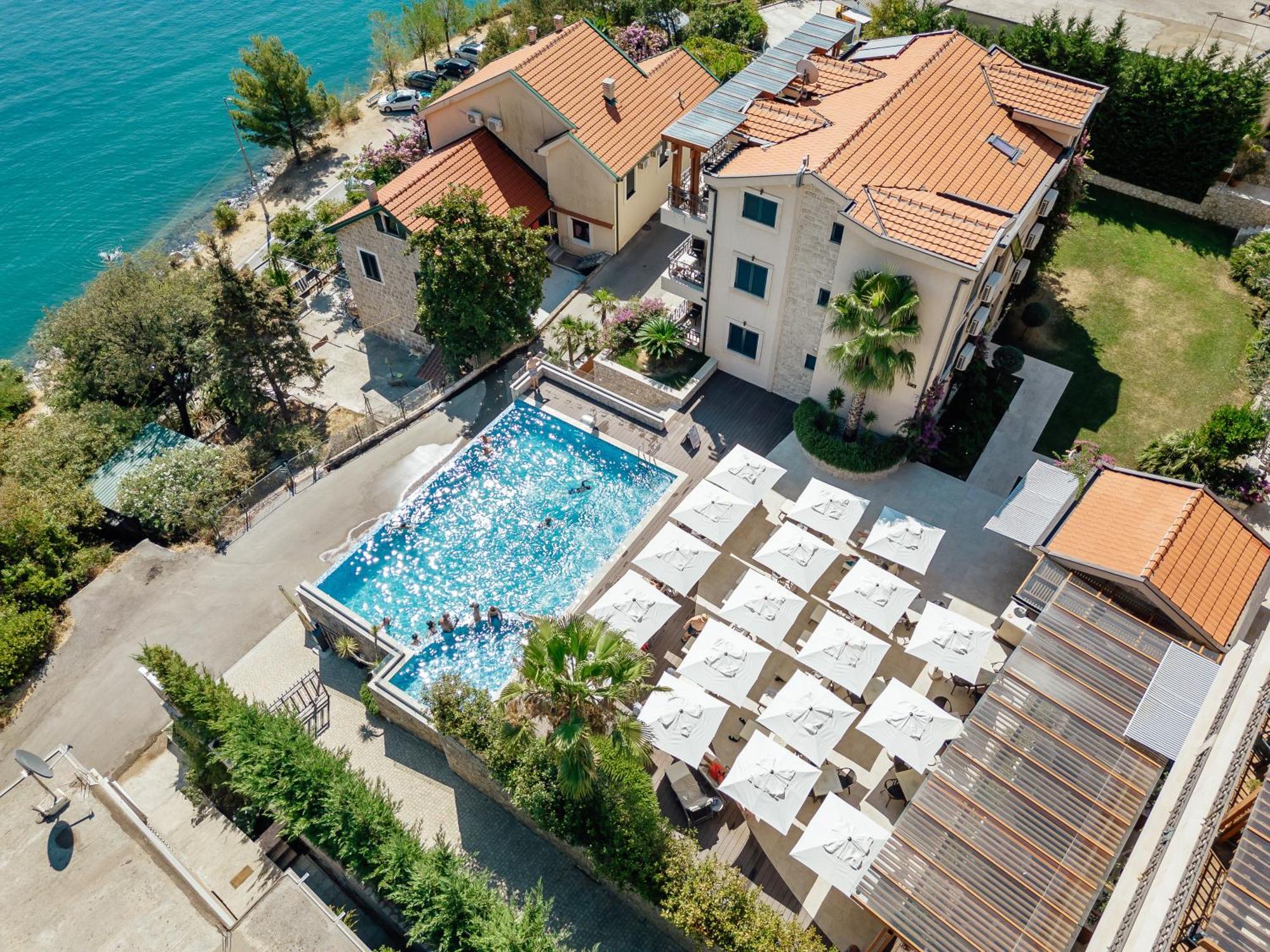 Bellezza Resort & Spa โกตอร์ ภายนอก รูปภาพ